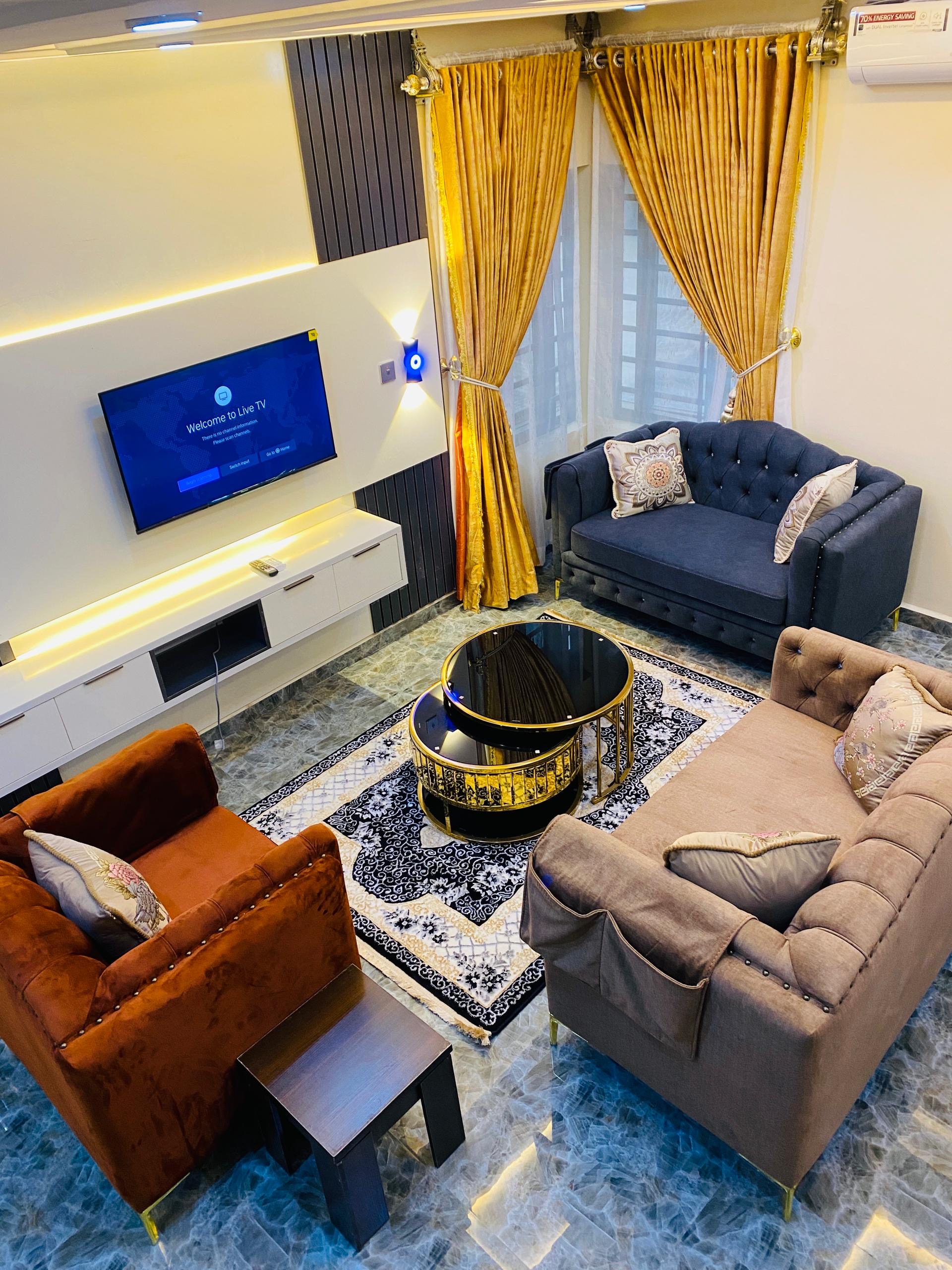 SHORTLETS 35fed2fb 810b 4daf a57f 578ef631c090 2