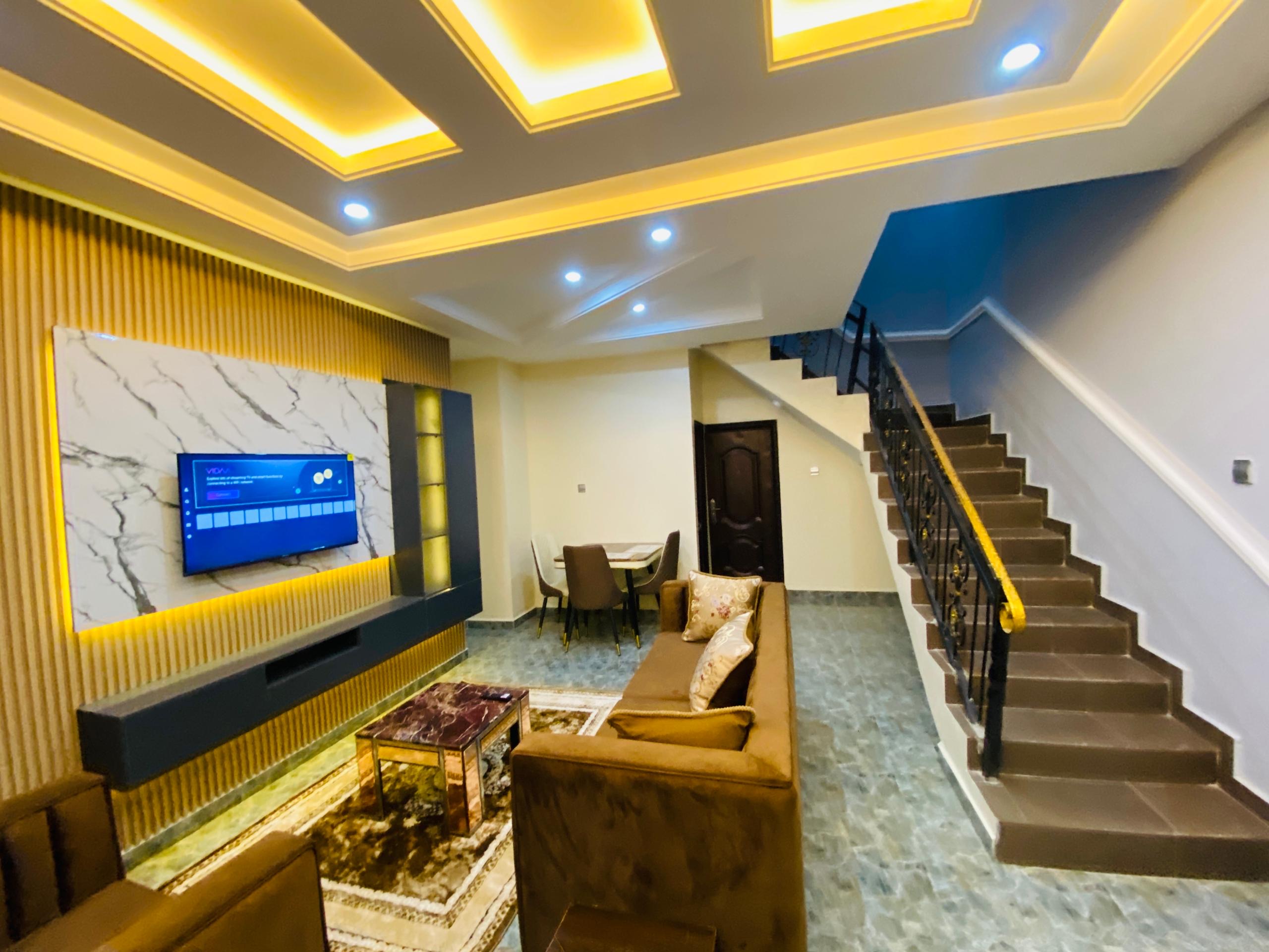 SHORTLETS 483480d0 9ae8 4e79 b14d eb301159db60 2