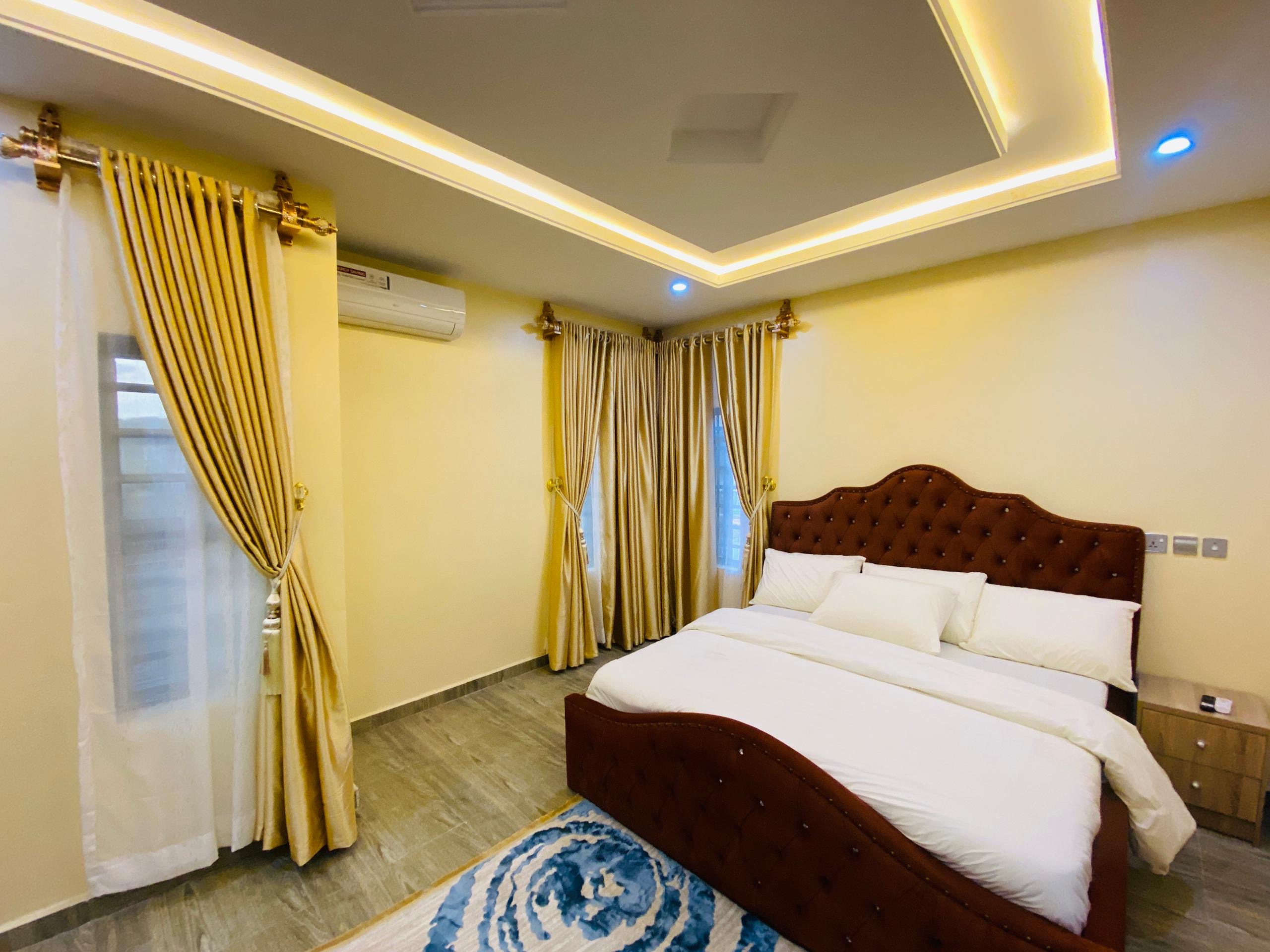 SHORTLETS 6f75551a 59ad 4150 9b80 ec61cf581664 2