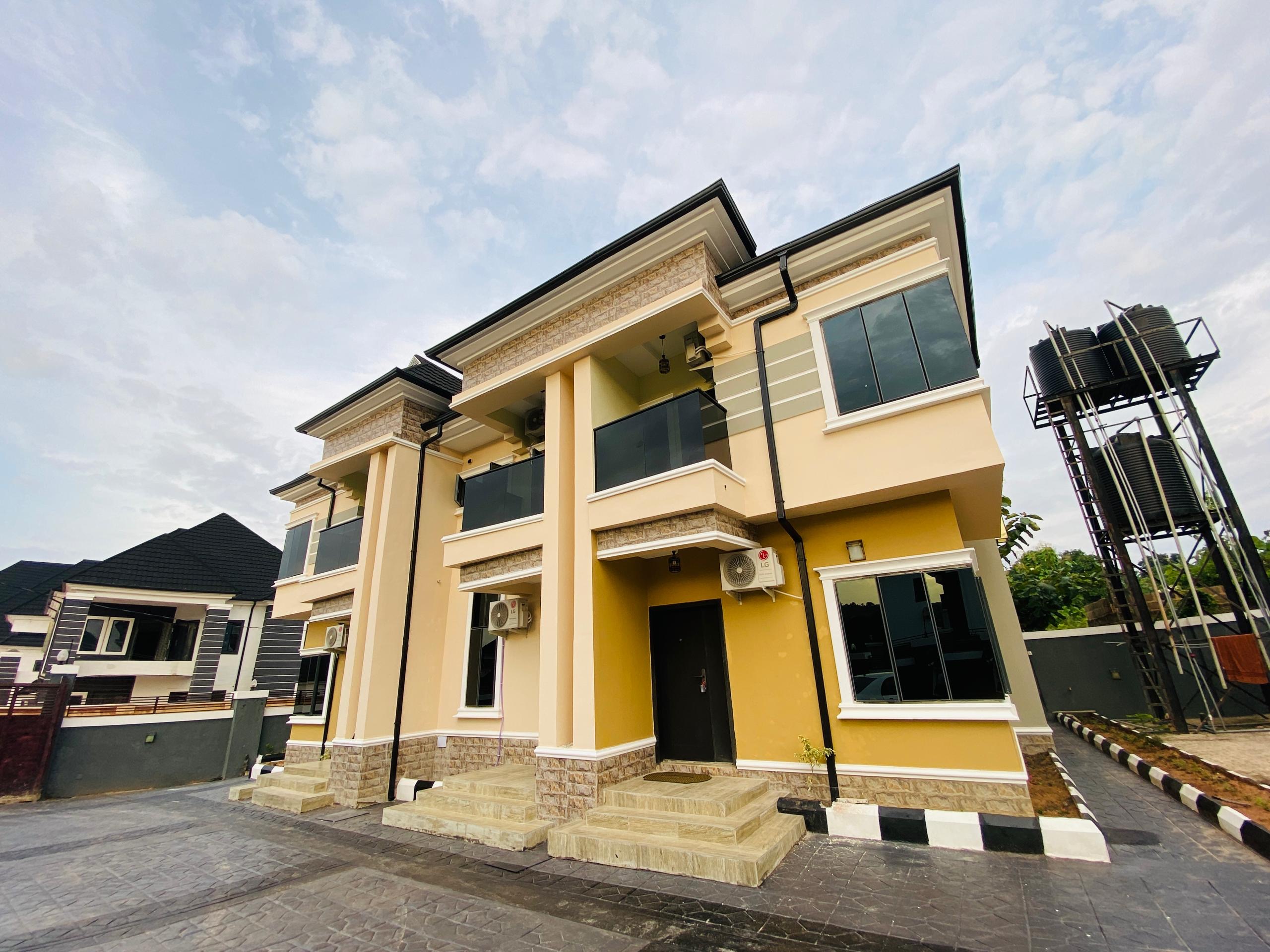 SHORTLETS ca285861 5ff8 4d2e b0b1 136b4046e58c 2