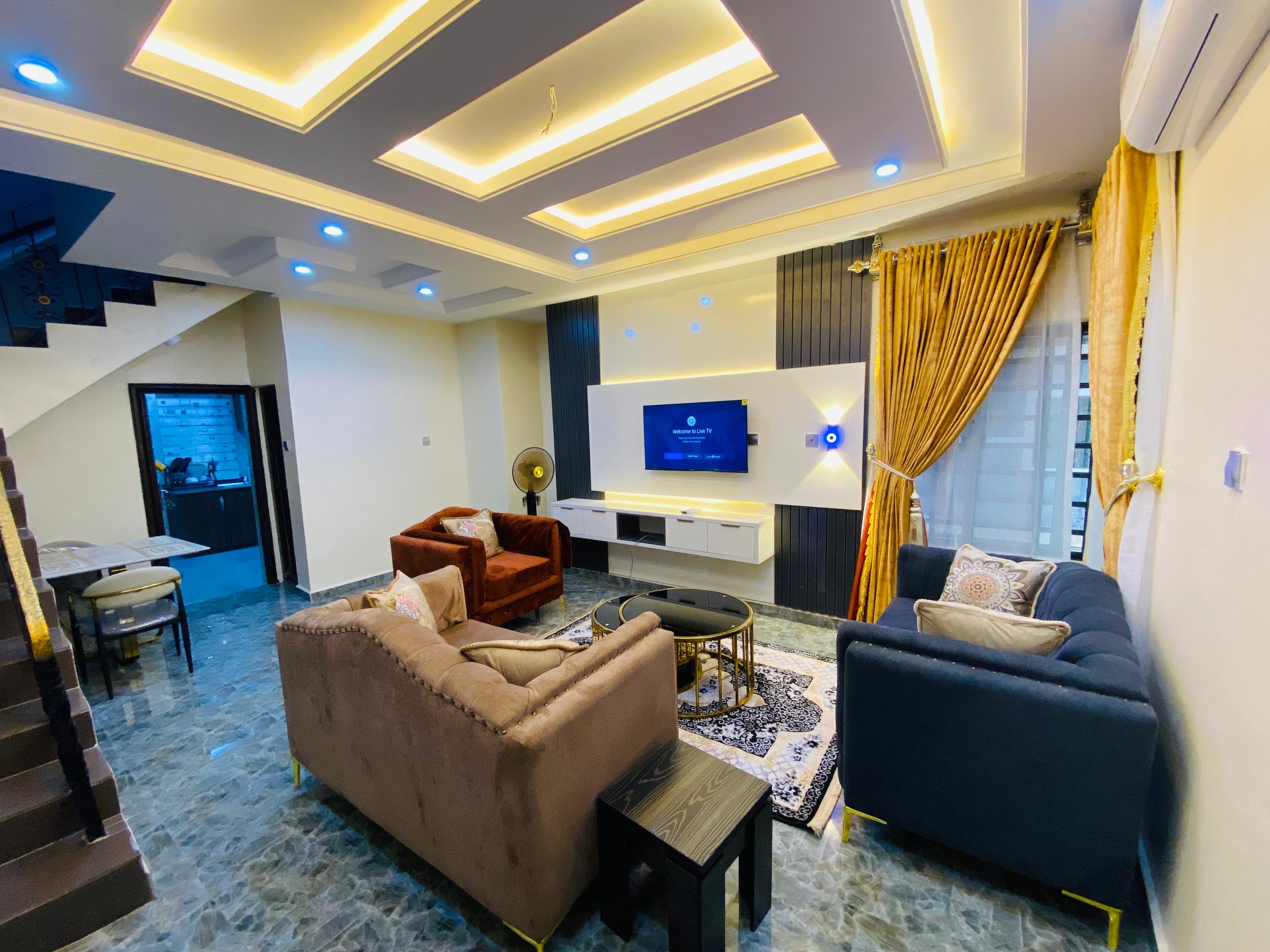 SHORTLETS e703c28a b7ca 4724 a3cb 7d3b00e1adc4 3