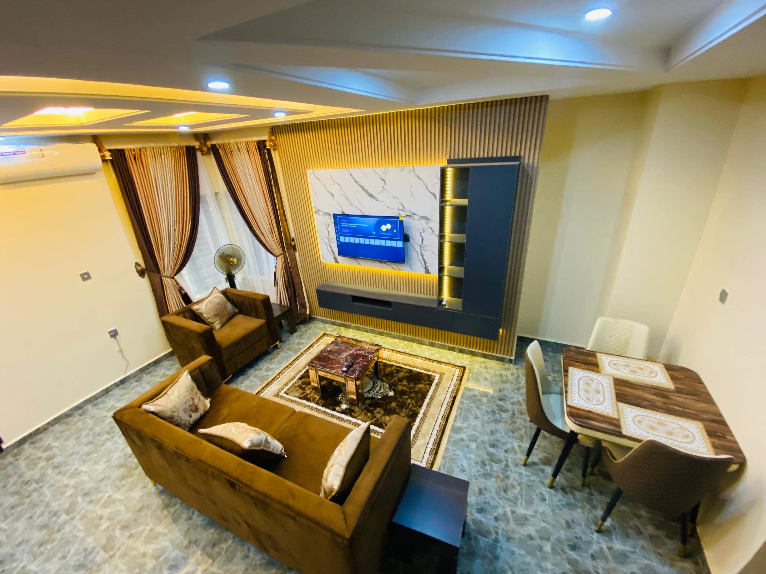 SHORTLETS f6dc3212 8075 4b96 a0c5 b922e0dc6912 2