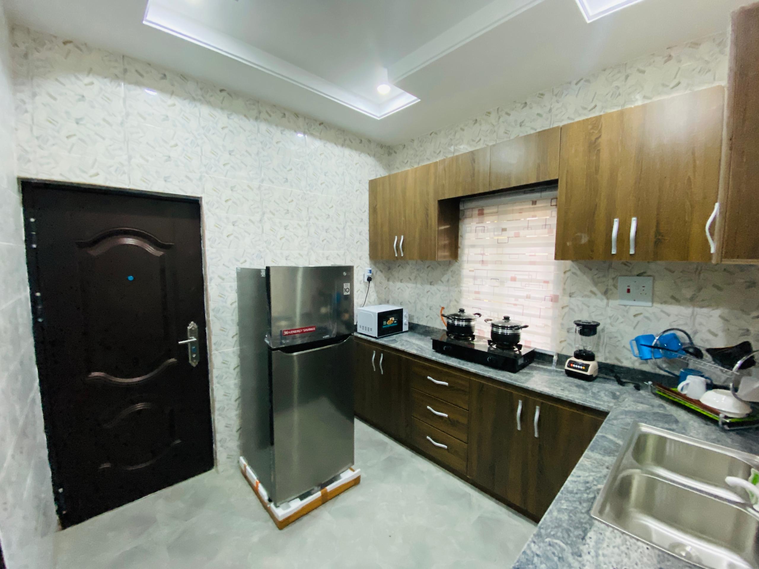 SHORTLETS fa77223a 5982 4e0d 8155 409fb7ef8309 3