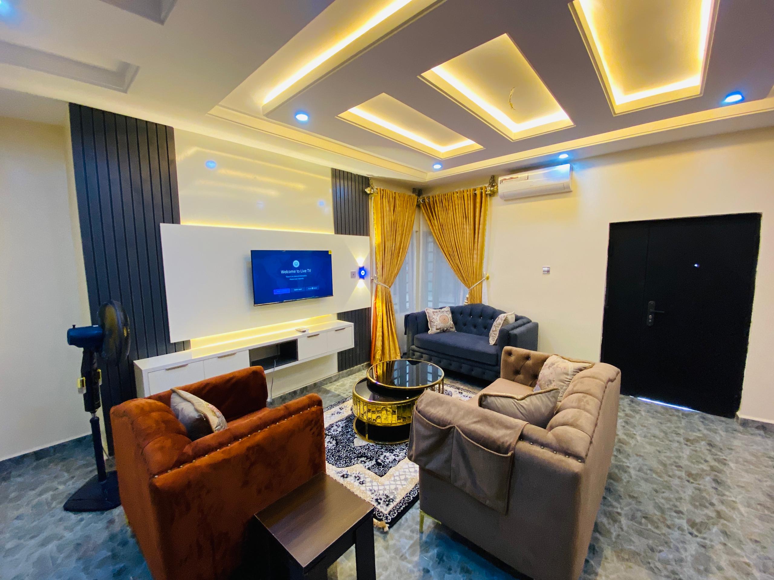 SHORTLETS febf0a2a 01f9 4ff3 b77c 78b57a9134ac 2