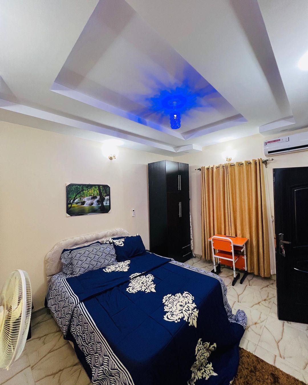 SHORTLETS instasave 24